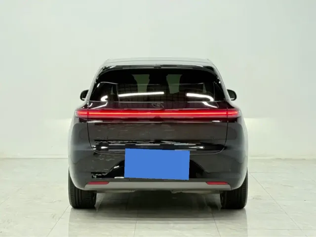 Li Auto L6 — Фото автомобиля 3
