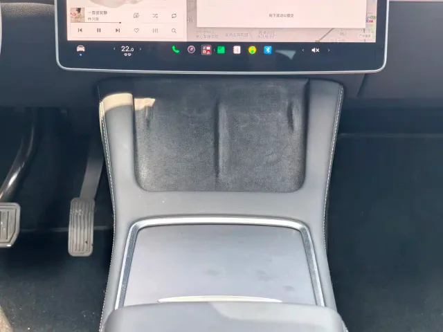 Tesla Model Y — Фото автомобиля 18