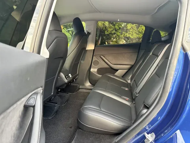 Tesla Model Y — Фото автомобиля 8