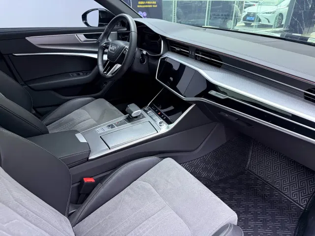 Audi A6L — Фото автомобиля 15