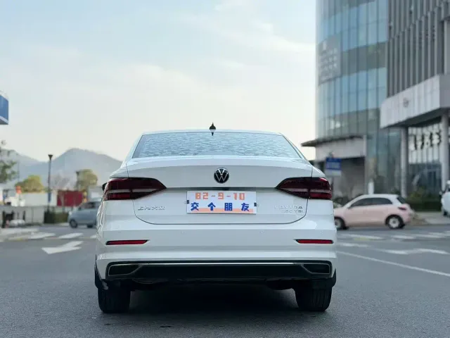 Volkswagen Lavida — Фото автомобиля 8