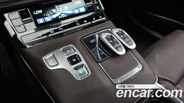 Hyundai Grandeur Grandeur (New) — Фото автомобиля 12