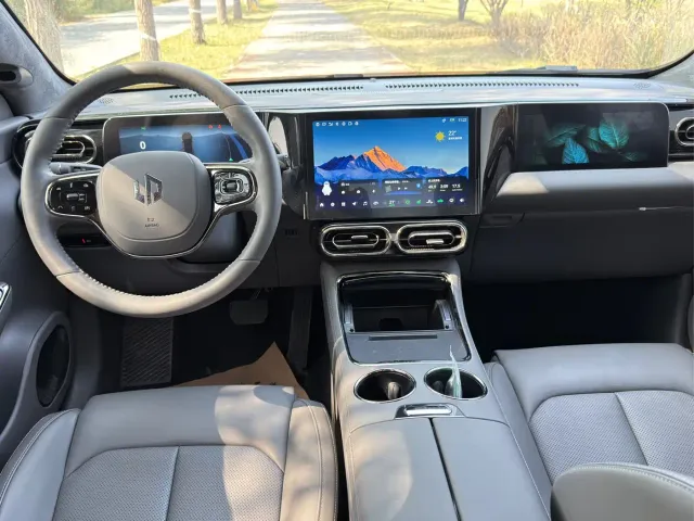 Leapmotor C01 — Фото автомобиля 6
