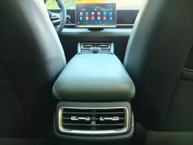 BYD Qin L — Фото автомобиля 8