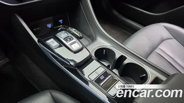 Hyundai Sonata — Фото автомобиля 12