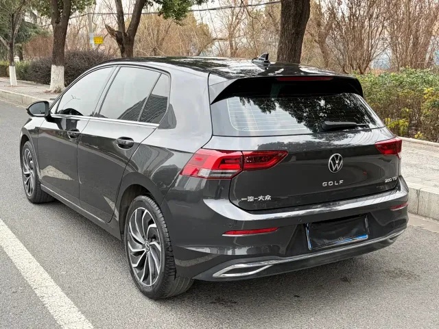 Volkswagen Golf — Фото автомобиля 4