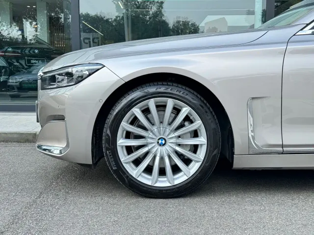 BMW 7 Series — Фото автомобиля 3