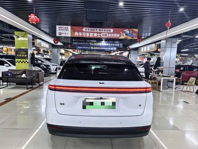 Li Auto i6 — Фото автомобиля 4