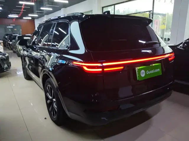 Li Auto ONE — Фото автомобиля 4