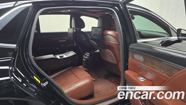 Genesis G90 Бензин 3.5 турбо AWD — Фото автомобиля 12