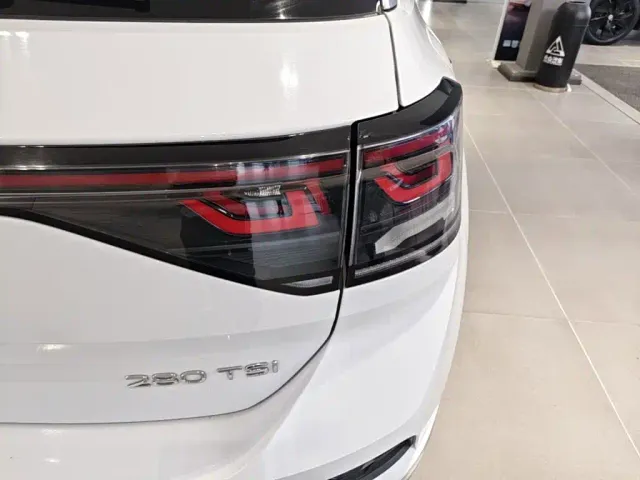 Volkswagen T-Roc — Фото автомобиля 7
