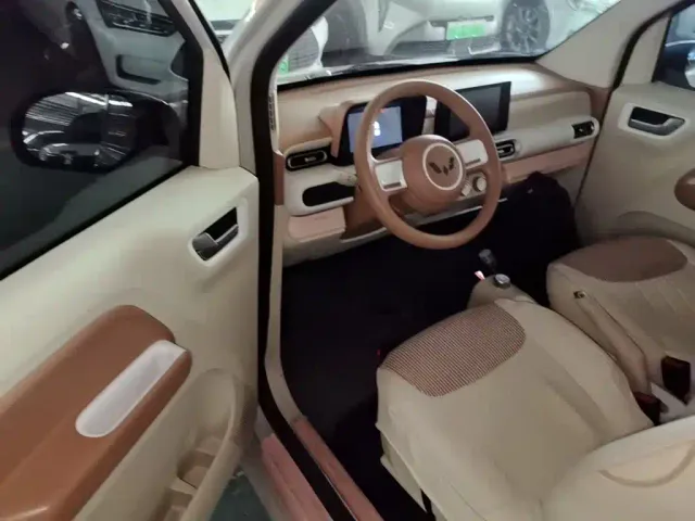 Wuling Hongguang Mini EV — Фото автомобиля 15