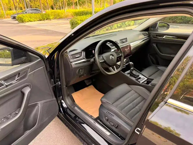 Skoda Superb — Фото автомобиля 17
