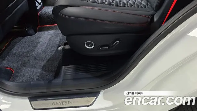 Genesis GV80 — Фото автомобиля 17