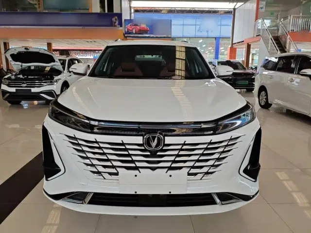 Changan CS75 Plus — Фото автомобиля 2