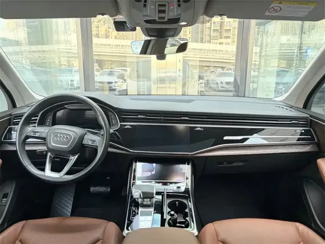 Audi Q7 — Фото автомобиля 6