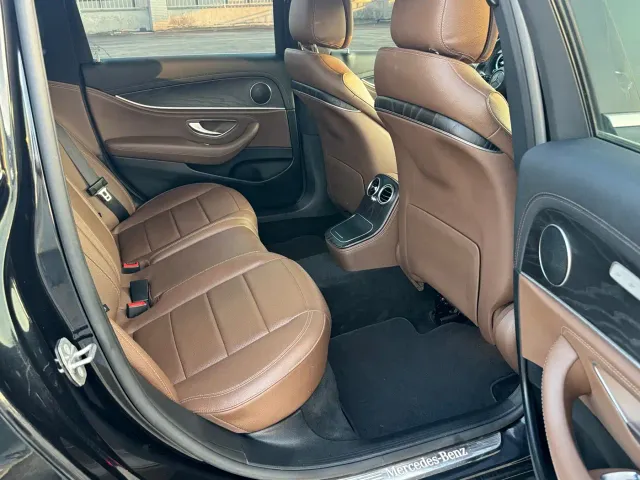 Mercedes-Benz E-Class — Фото автомобиля 13