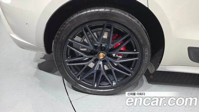 Porsche Macan — Фото автомобиля 5