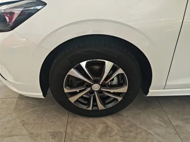 Changan Eado — Фото автомобиля 22