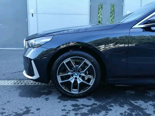 BMW i5 — Фото автомобиля 5
