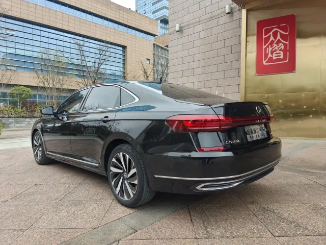 Volkswagen Passat — Фото автомобиля 7