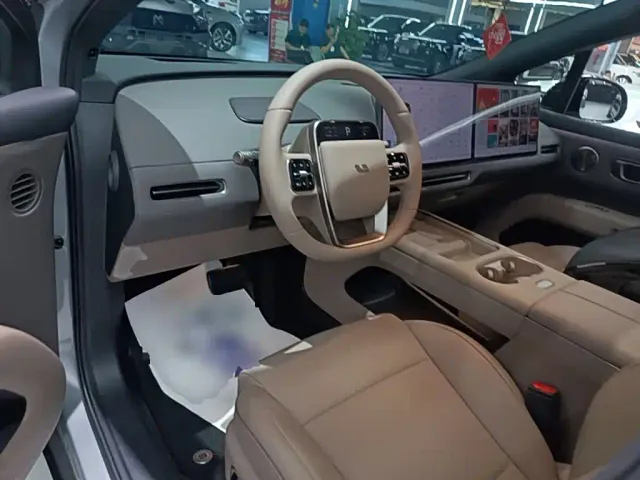 Li Auto i6 — Фото автомобиля 9