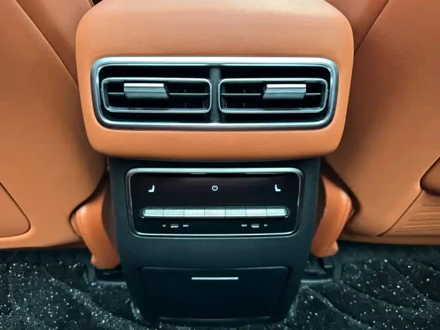 Li Auto L7 — Фото автомобиля 15