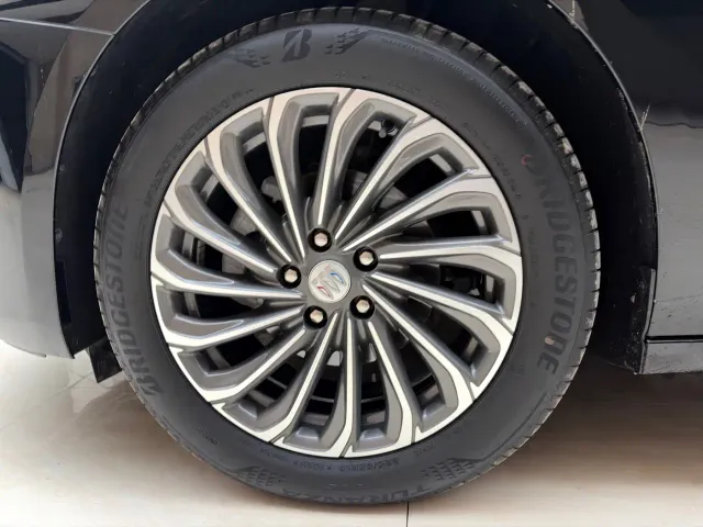 Buick LaCrosse — Фото автомобиля 16