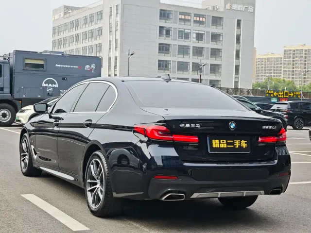 BMW 5 Series — Фото автомобиля 6