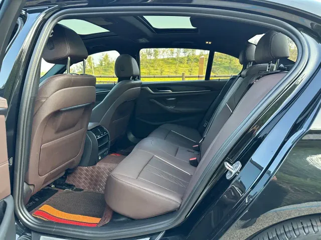BMW 5 Series — Фото автомобиля 7