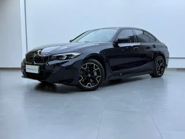 Фотография автомобиля — BMW i3