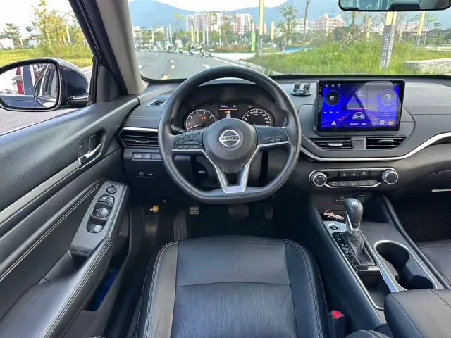 Nissan Teana — Фото автомобиля 15