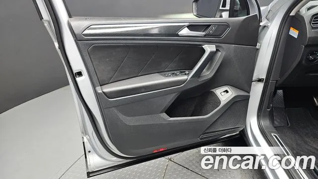 Volkswagen Tiguan Tiguan 2 поколение 2.0 TDI 4Motion Prestige — Фото автомобиля 24