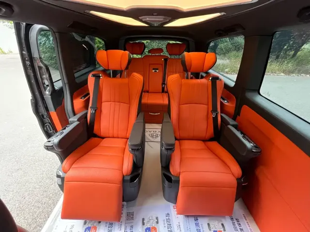 Mercedes-Benz Vito 2023 2.0T Elite 7-Seater — Фото автомобиля 13