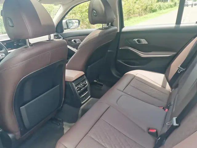 BMW 3 Series — Фото автомобиля 11