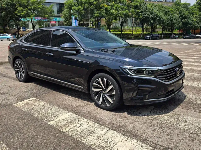 Volkswagen Passat — Фото автомобиля 2