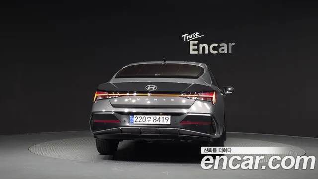 Hyundai Avante CN7 — Фото автомобиля 4