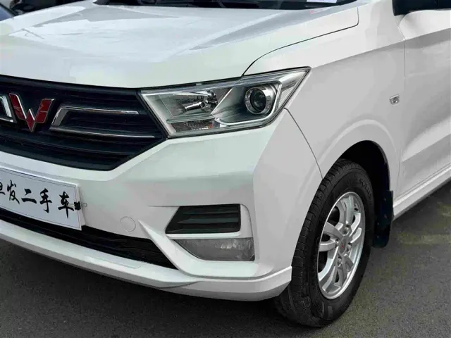 Wuling Hongguang — Фото автомобиля 3