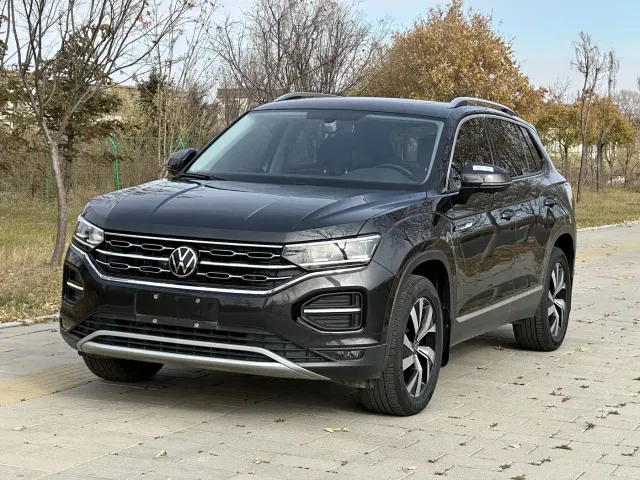 Фотография автомобиля — Volkswagen Tayron