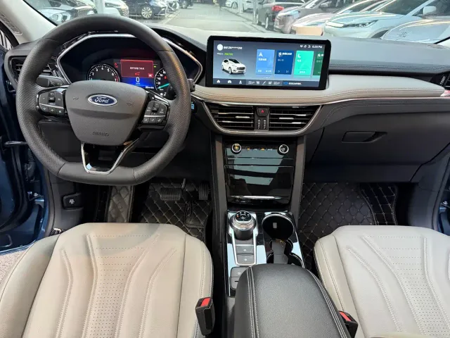Ford Escape — Фото автомобиля 15