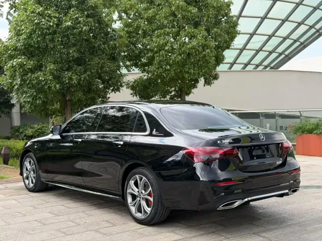 Mercedes-Benz E-Class — Фото автомобиля 9