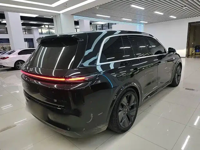 Li Auto L8 — Фото автомобиля 6