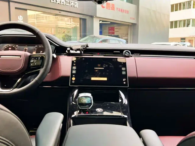 Land Rover Range Rover Sport — Фото автомобиля 17