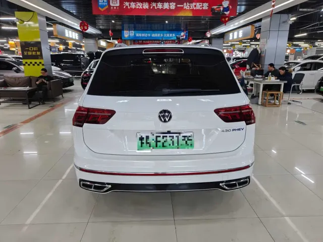 Volkswagen Tiguan L PHEV — Фото автомобиля 9