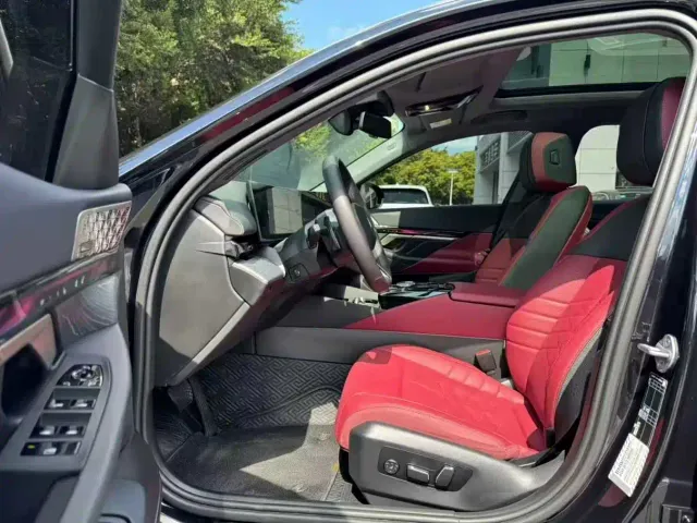 BMW 5 Series — Фото автомобиля 6