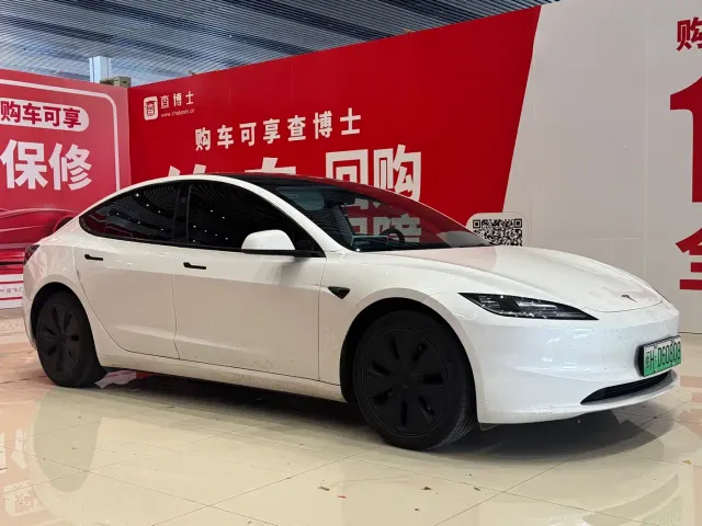 Tesla Model 3 — Фото автомобиля 3