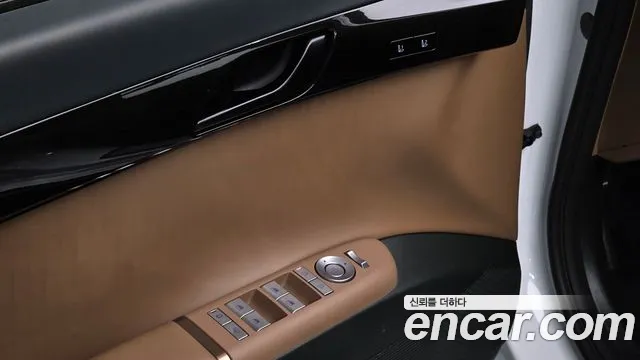Hyundai Grandeur GN7 — Фото автомобиля 16