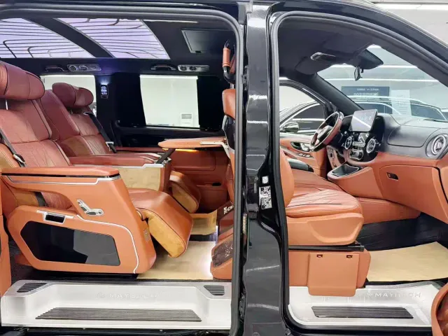 Mercedes-Benz Vito 2021 2.0T Elite 7-Seater — Фото автомобиля 8