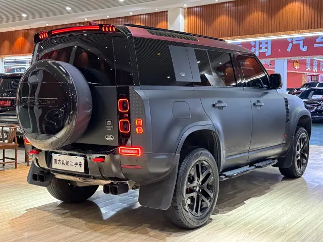 Land Rover Defender — Фото автомобиля 10