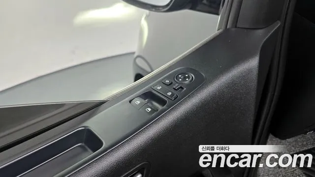 Hyundai Staria Staria 4WD Tourer 9 мест — Фото автомобиля 19